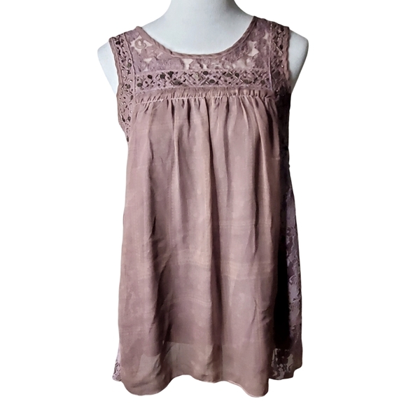 Gimmicks By BKE Sequin & Beaded Button Back Top - Picture 1 of 9